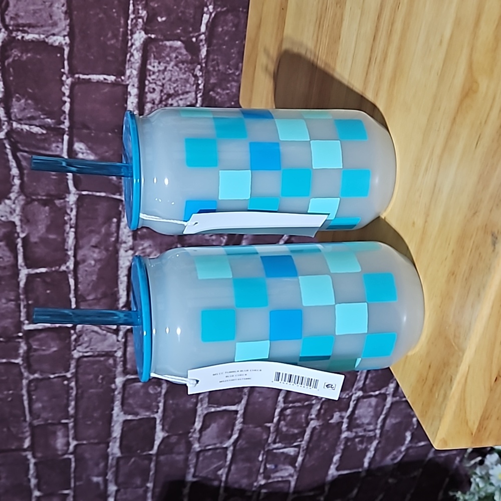 Mainstay  Color Changing 20oz Tumblers with Straws -set of two NWT - Picture 2 of 4